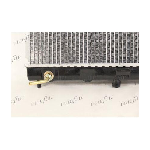 K&uuml;hler Motork&uuml;hlung Frigair 0121.3021 f&uuml;r Nissan